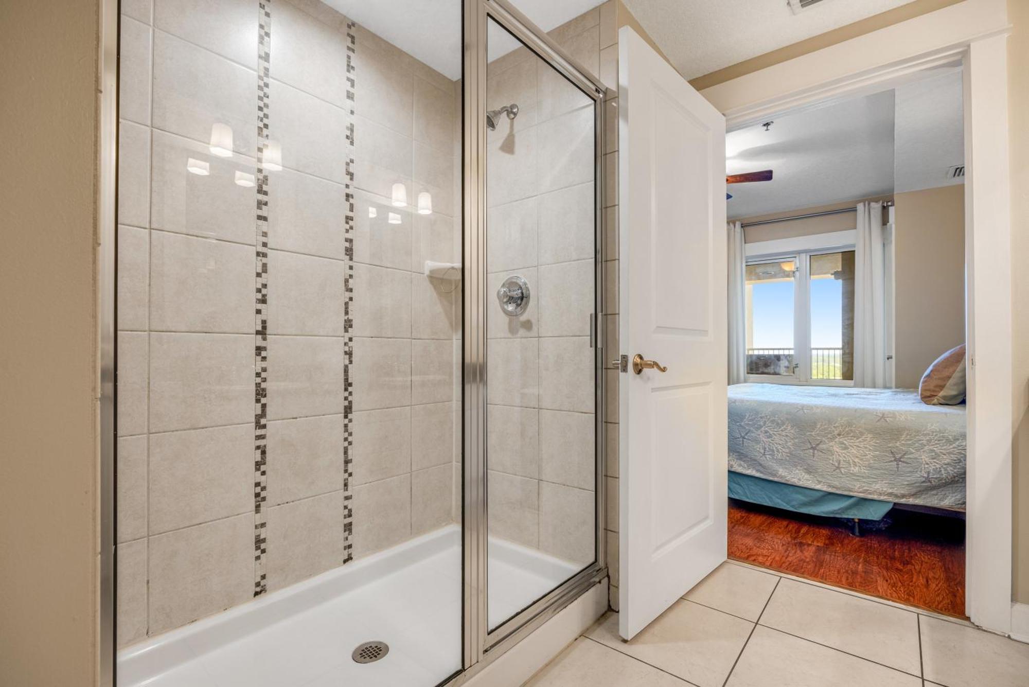 1 Bd Grand Panama 2-1002 ! Outstanding Views And Amenities!